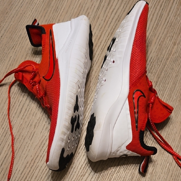 Nike Bright Red Running Shoes - Picture 2 of 8